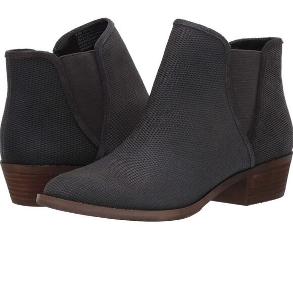 Kensie Women's Gerona Perforated Ankle Boot Size 8.5 - Picture 7 of 7